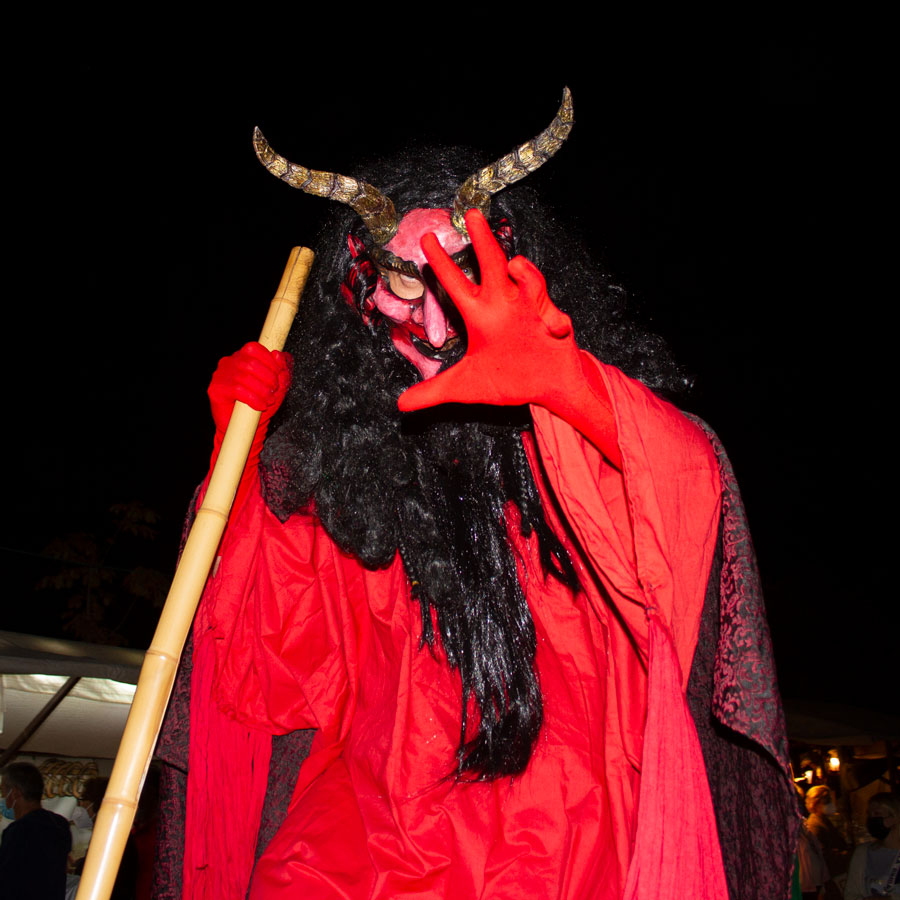 los demonios tentadores - teatro infinito - teatro itinerante