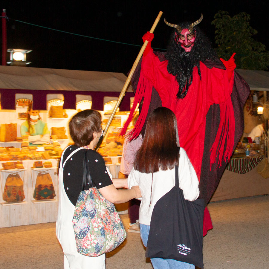 los demonios tentadores - teatro infinito - teatro itinerante