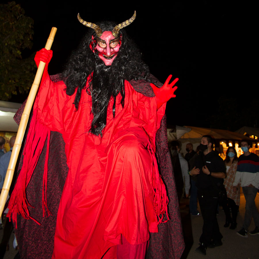 los demonios tentadores - teatro infinito - teatro itinerante